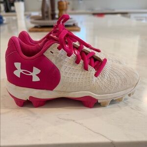 Under Armour Glyde 2 girls softball cleats